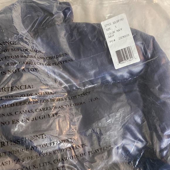 Guess puffer Jacket - Picture 6 of 8